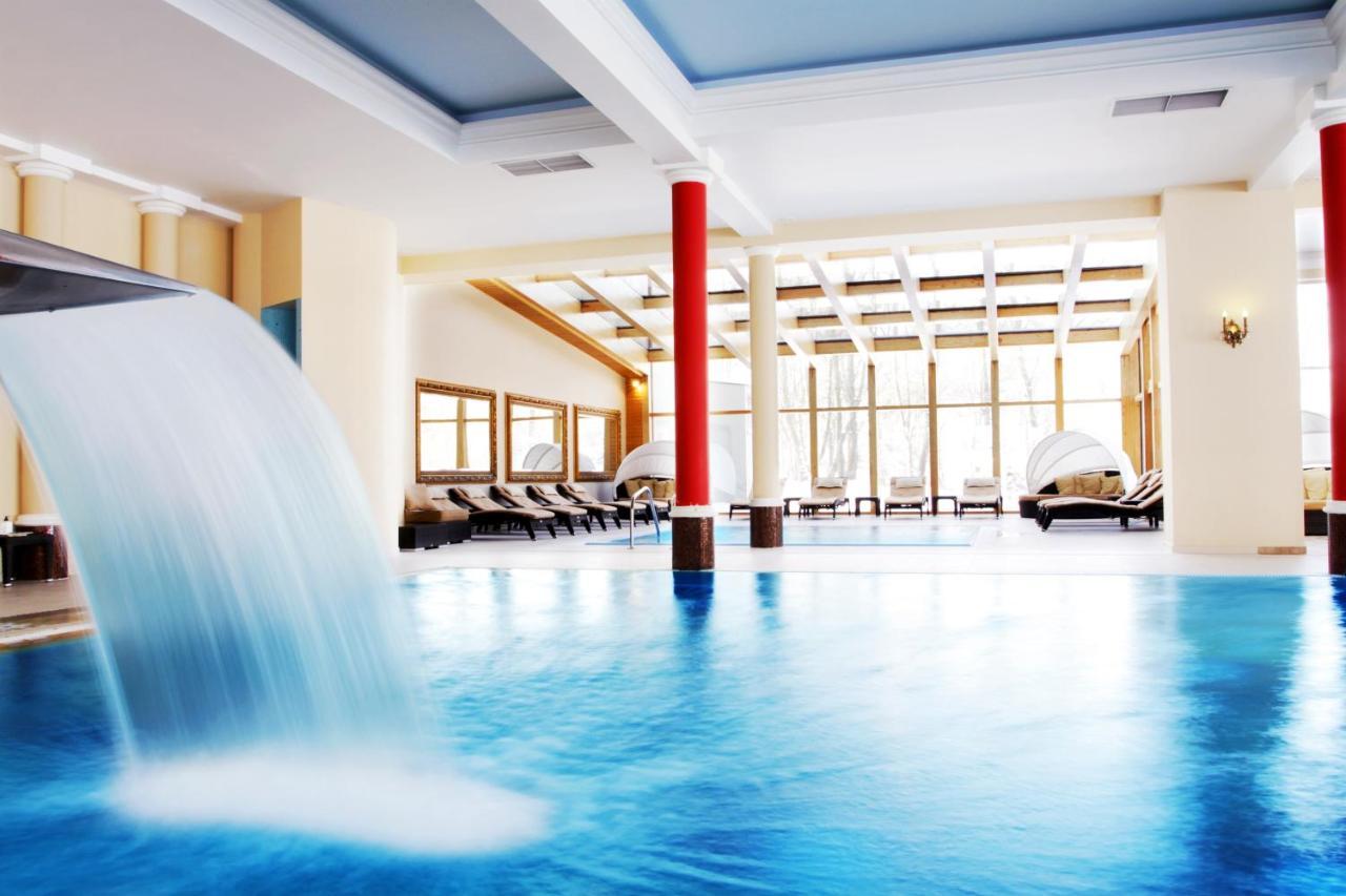 Palac Zelechow Spa & Wellness エクステリア 写真