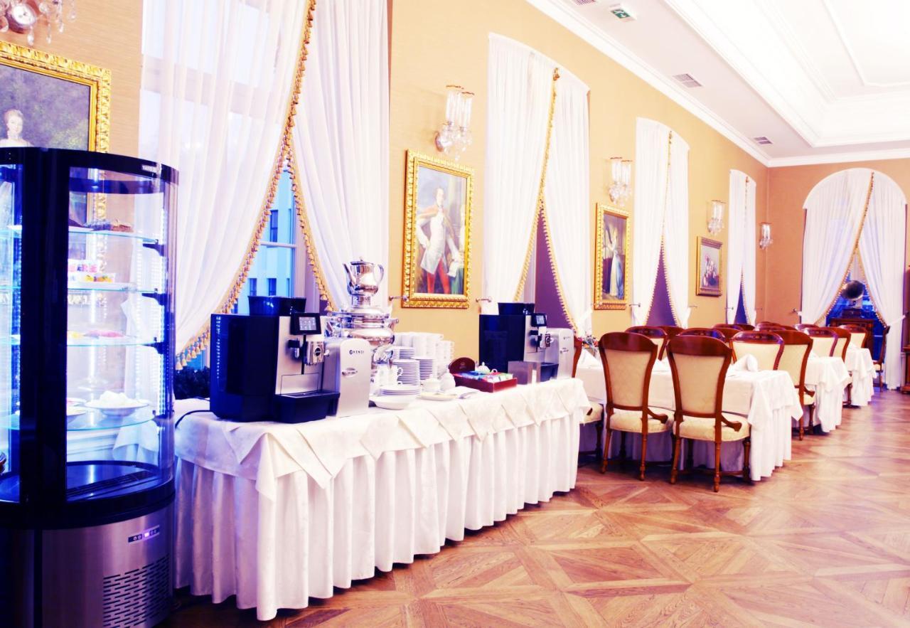 Palac Zelechow Spa & Wellness エクステリア 写真