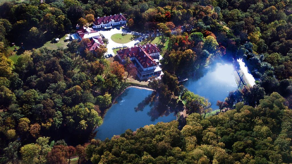 Palac Zelechow Spa & Wellness エクステリア 写真