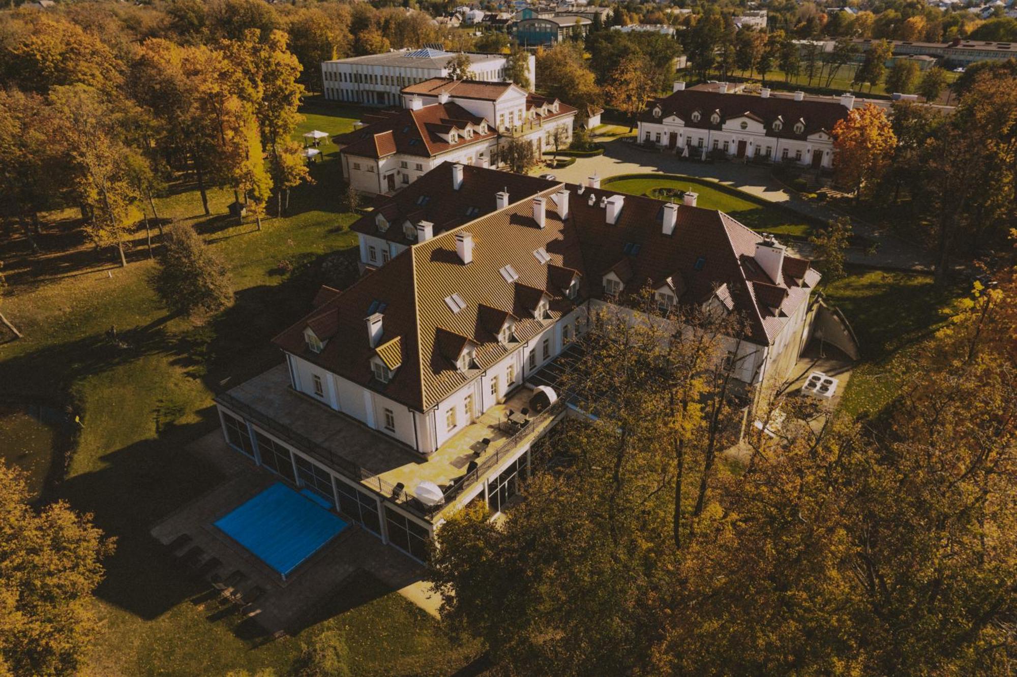 Palac Zelechow Spa & Wellness エクステリア 写真