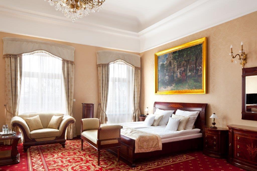 Palac Zelechow Spa & Wellness エクステリア 写真